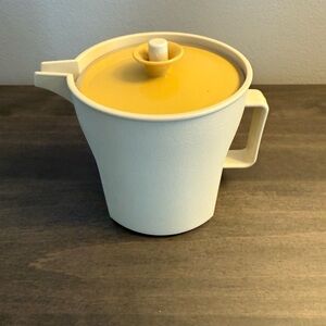 Vintage Tupperware Creamer With Sealing lid